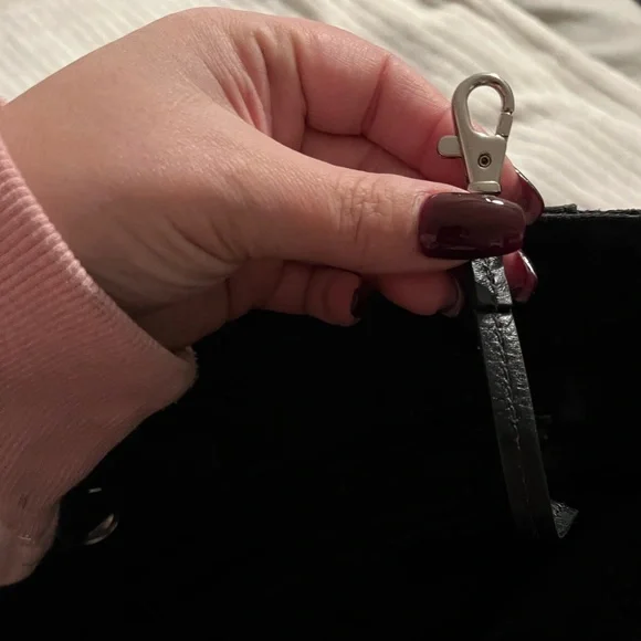 Black MICHAEL Kors Jet Set Tote Bag with Signature Canvas Print - Picture 12 of 16